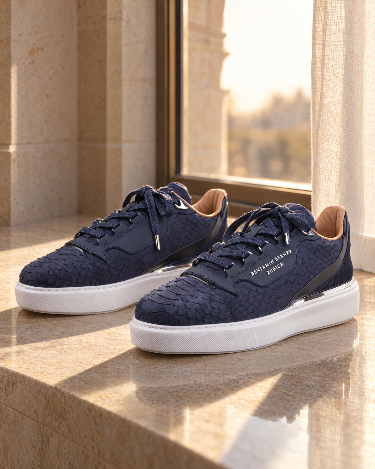 BNJ RAPHAEL Low-Top NAVY PYTHON CUT-MATT NAPPA