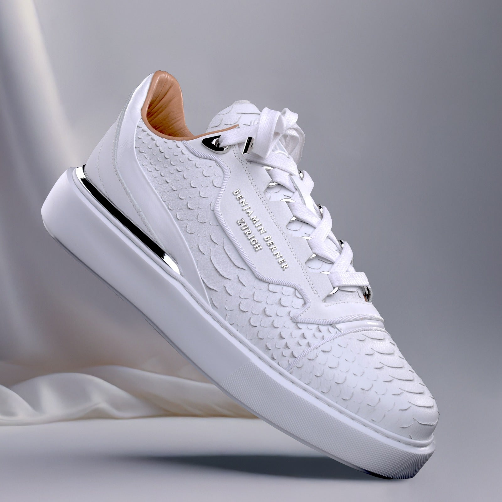 BNJ RAPHAEL Low-Top ALL WHITE PYTHON CUT-MATT NAPPA