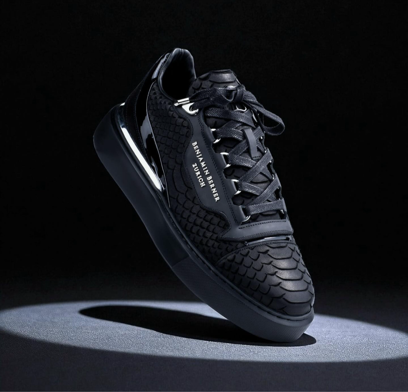 BNJ RAPHAEL Low-Top  BLACK PYTHON CUT-MATT NAPPA