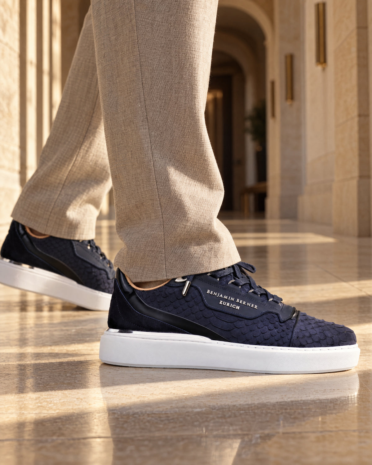 BNJ RAPHAEL Low-Top NAVY PYTHON CUT-MATT NAPPA
