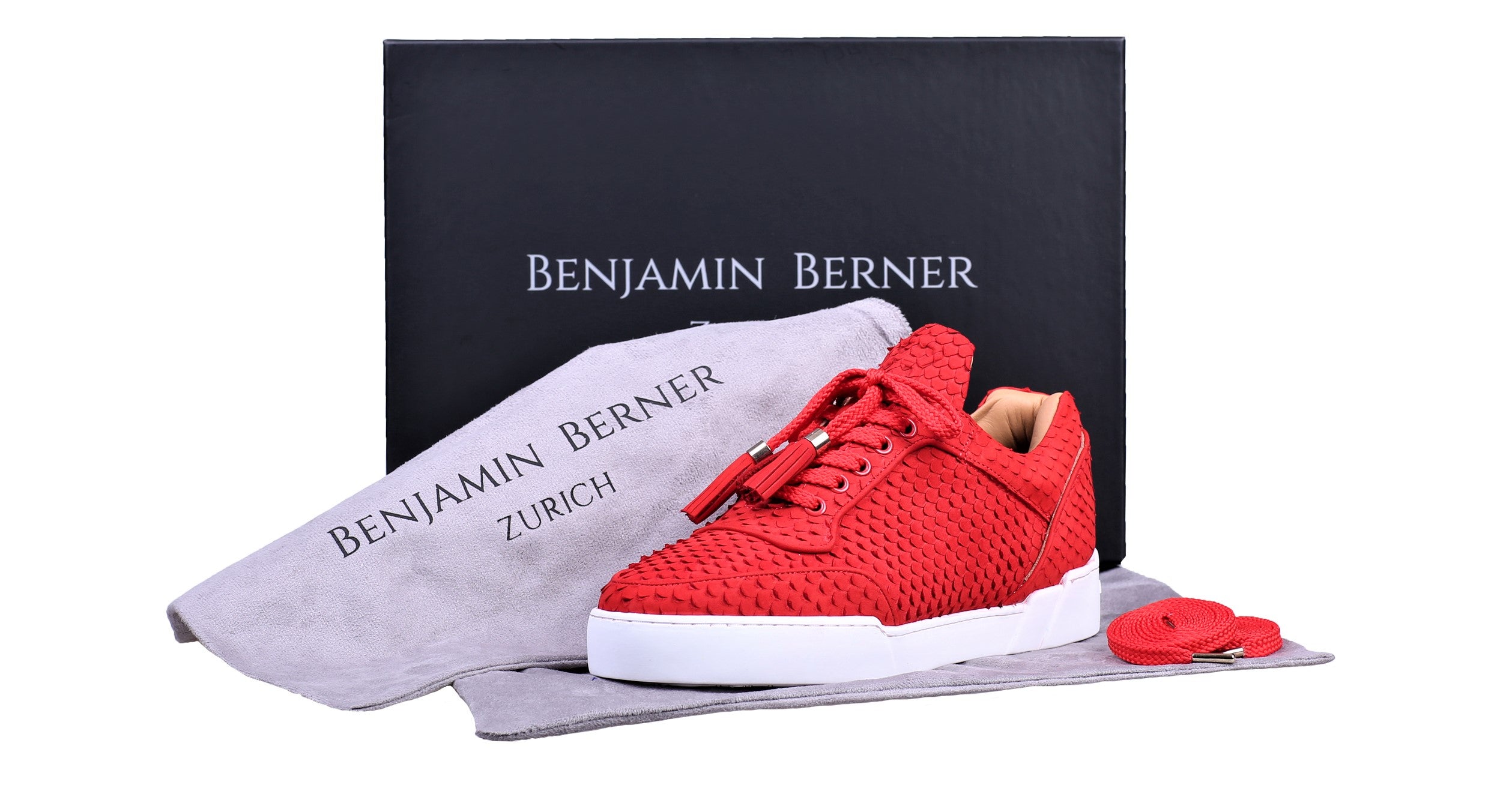 Women's Low-Top SWISS RED COBRA CUT