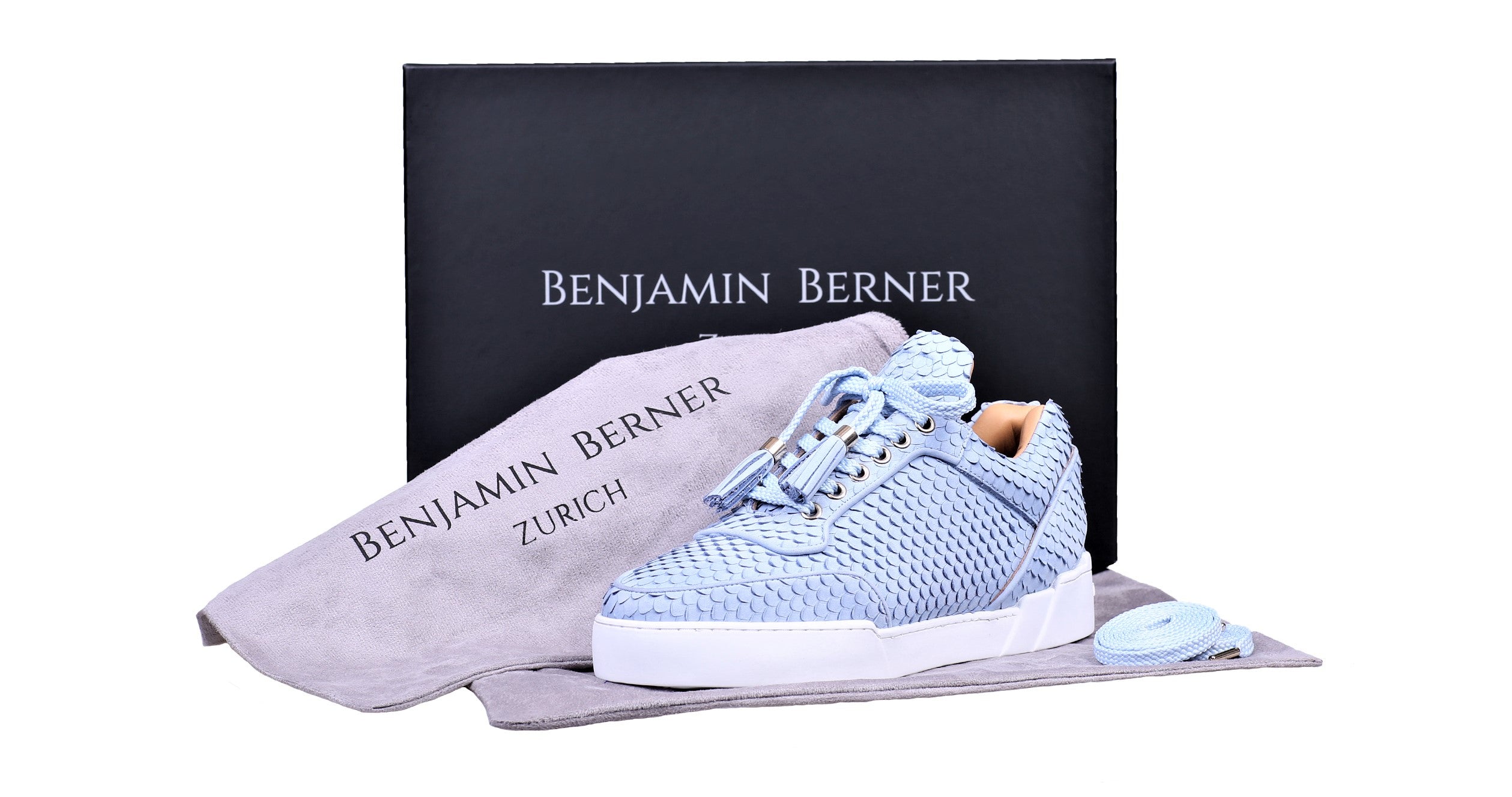 Women's Low-Top SKY BLUE COBRA CUT